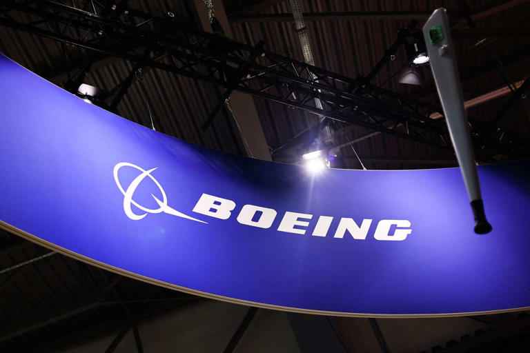 Boeing, St. Louis union workers reach tentative deal