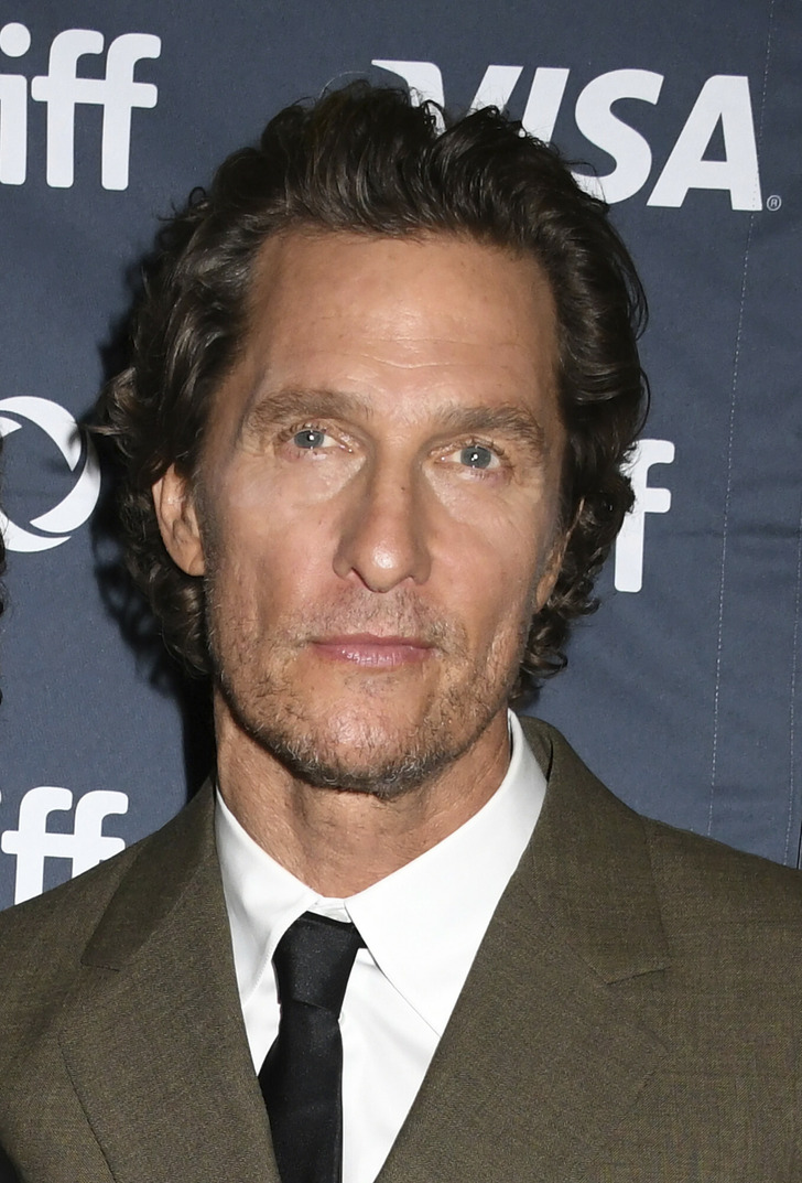 “Looks Like His Dad,” Matthew McConaughey’s Rarely Seen Son Walks on ...