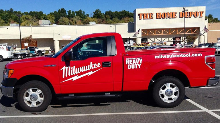 Does Lowes Carry Milwaukee