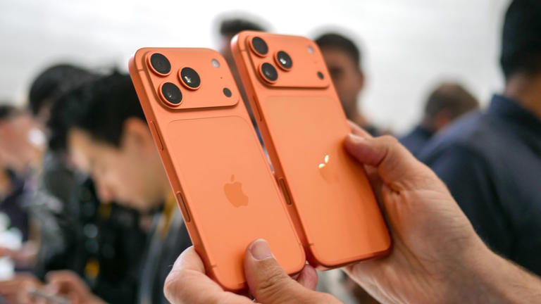I still don't like the iPhone 17 Pro's design, but at least it should