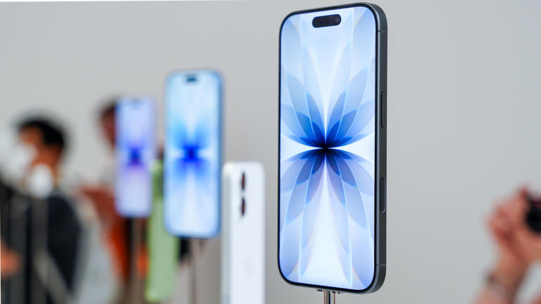 Apple iPhone 17 vs. iPhone 16: The Choice Is Clear