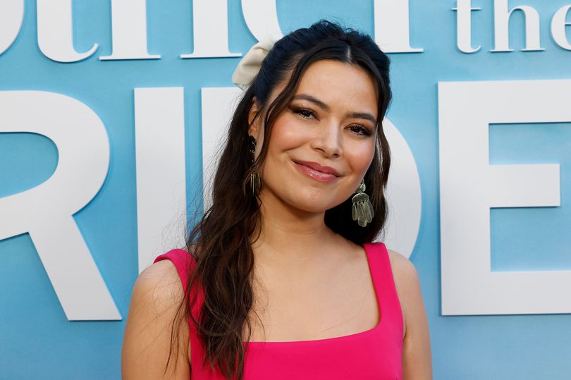 Netflix star Miranda Cosgrove's life and relationship status with