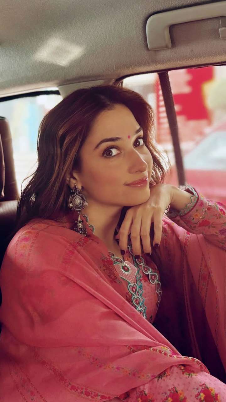Tamannah Bhatia Inspired Ethnic Looks For Curvy Women