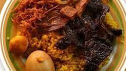 5 Restoran Nasi Kuning Terdekat Bandara Sultan Hasanuddin, Lezat dan Murah