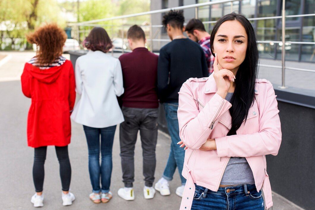 7 Kebiasaan Kecil yang Mengungkap Sifat Perempuan Kurang Percaya Diri