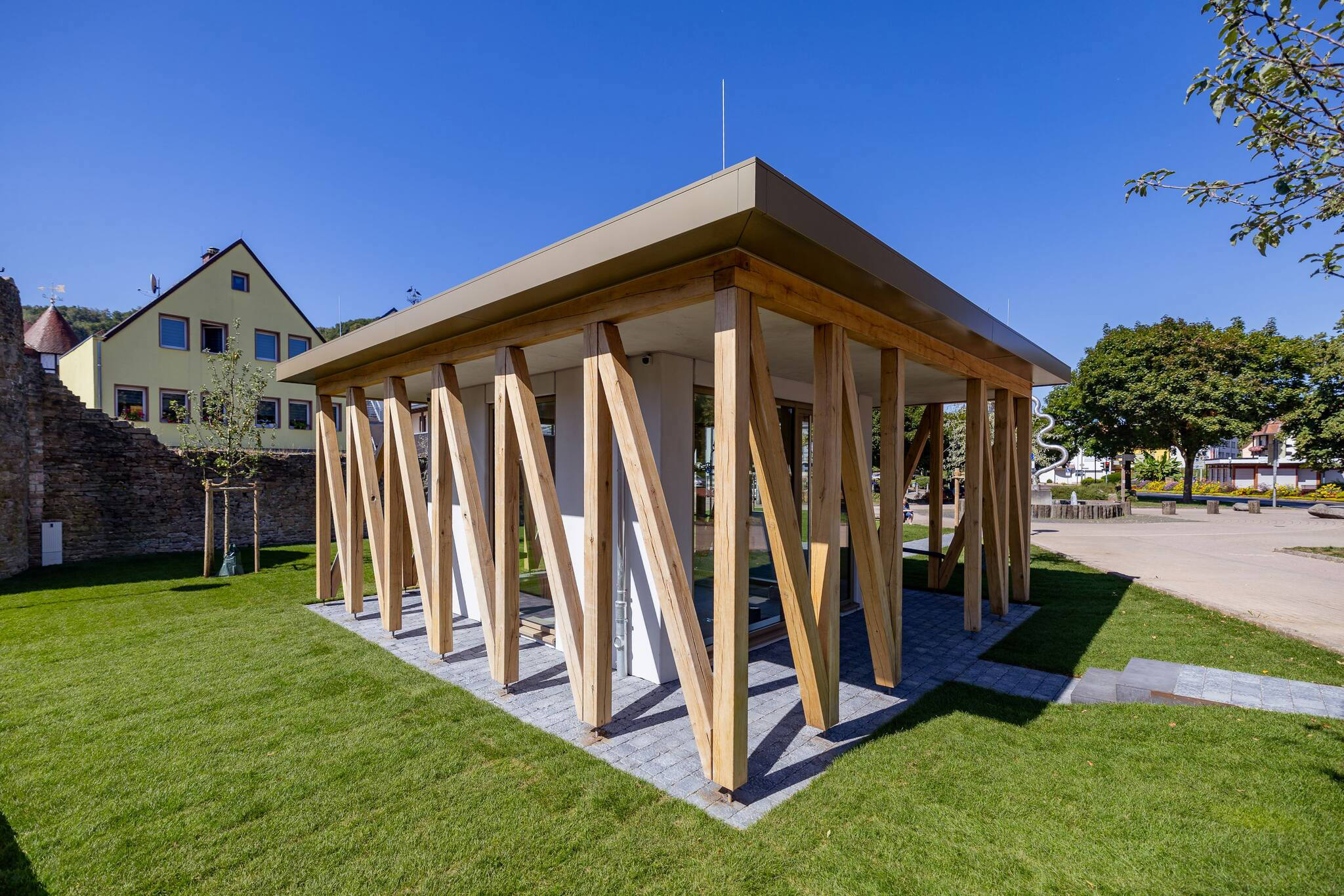 Bad Orb: Marktplatz Eröffnung und Brunnenhaus Einweihung am 13 und 14 Bad Orb: Marktplatz Eröffnung und Brunnenhaus Einweihung am 13 und 14