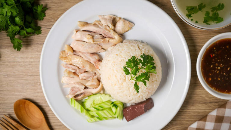 แจก 5 สูตรน้ำจิ้มข้าวมันไก่ รสกลมกล่อม พร้อมวิธีทำกินเองง่ายๆ ทำขายก็ดี