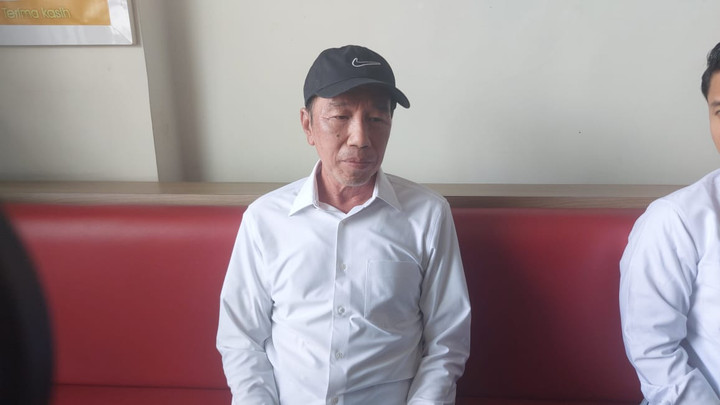 Presiden ke-7 Jokowi memberikan keterangan kepada wartawan di Solo, Jumat (12/9). Foto: kumparan