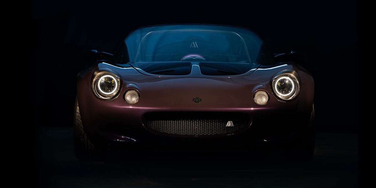 This 1323-LB Lotus Elise Resto-Mod Has Carbon Fiber Bodywork, 250 HP ...