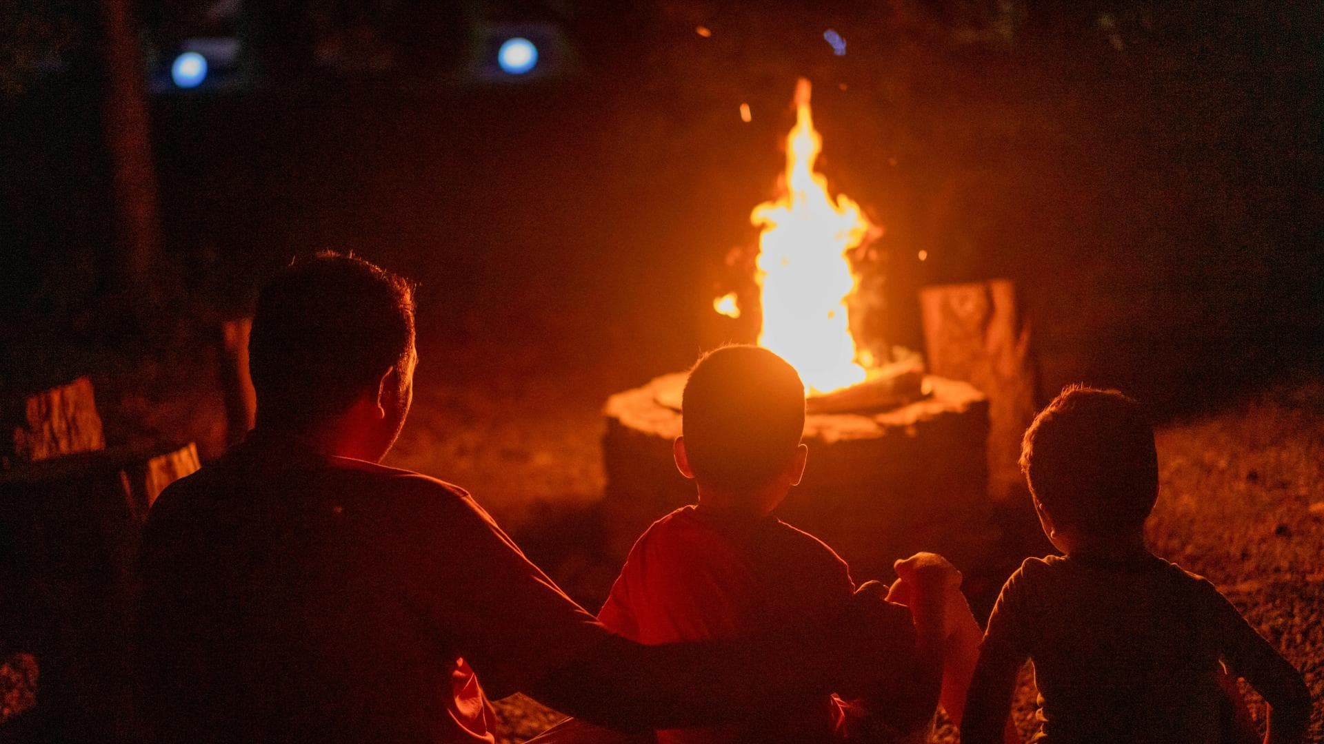 lagerfeuer-mit-kindern