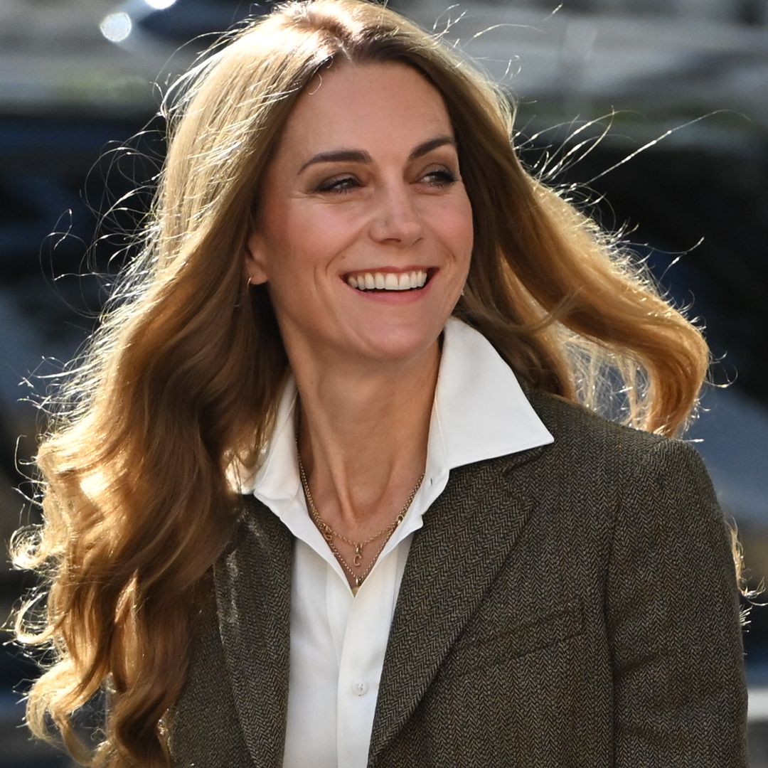 WATCH Princess Kate's 'effortless' bun without a hairband goes viral