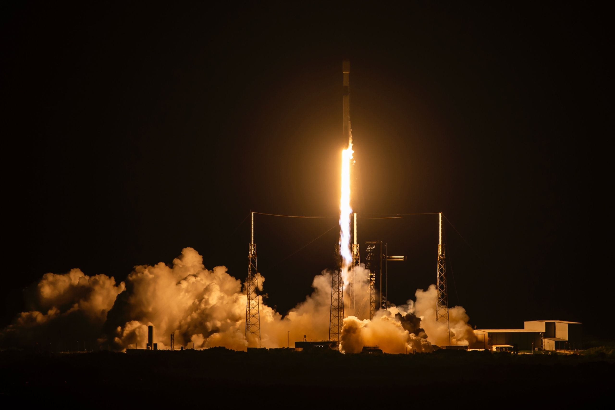 Digendong Roket SpaceX dari Florida AS, Satelit Nusantara Lima Sukses ...