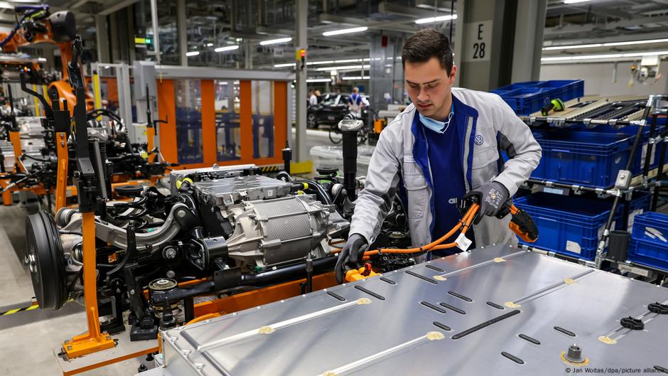 EU Accelerates 2035 Engine Ban Review