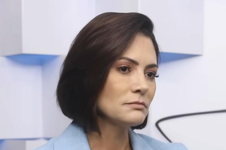 Michelle diz que Bolsonaro tem perda de equilíbrio e teme nova queda na prisão