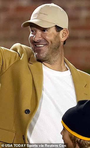 Tony Romo's embarrassing gift to ex-girlfriend Jessica Simpson goes viral