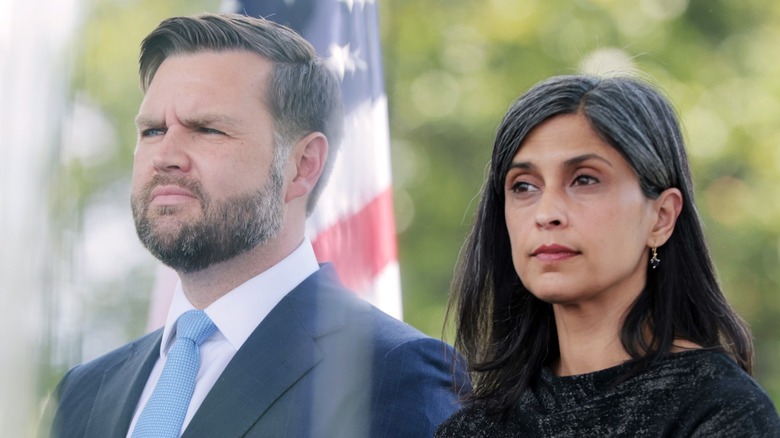 Usha Vance bước ra khỏi cái bóng của JD trong khoảnh khắc nhạy cảm với góa phụ của Charlie Kirk