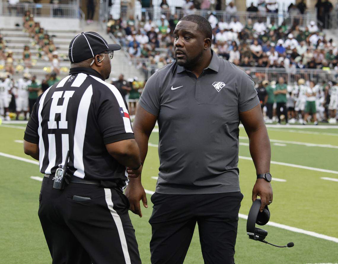 North Crowley begins state title defense with comfortable win over Keller