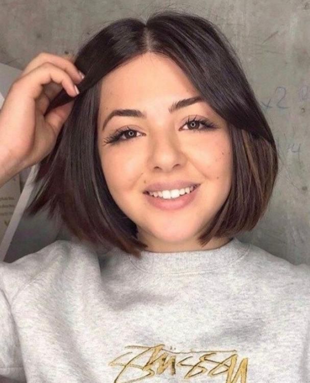 35 Gaya Rambut Pendek untuk Wanita Berbadan Gemuk agar Tampak Langsing 29 AA1MtBYv