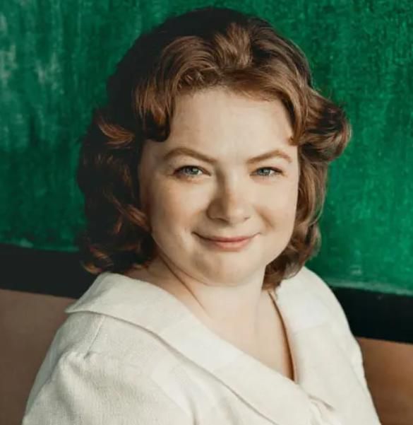 35 Gaya Rambut Pendek untuk Wanita Berbadan Gemuk agar Tampak Langsing 18 AA1MtIHV