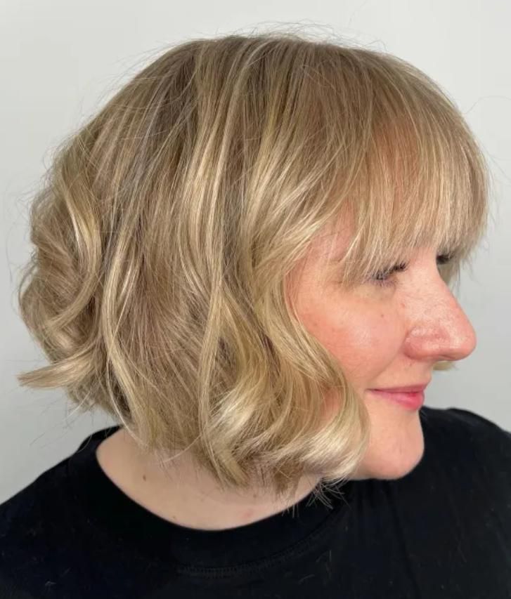 35 Gaya Rambut Pendek untuk Wanita Berbadan Gemuk agar Tampak Langsing 31 AA1MtIId