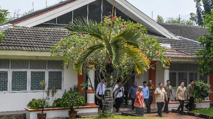 Prabowo Janjikan Smart TV untuk 330 Ribu Sekolah, Berapa Biayanya?