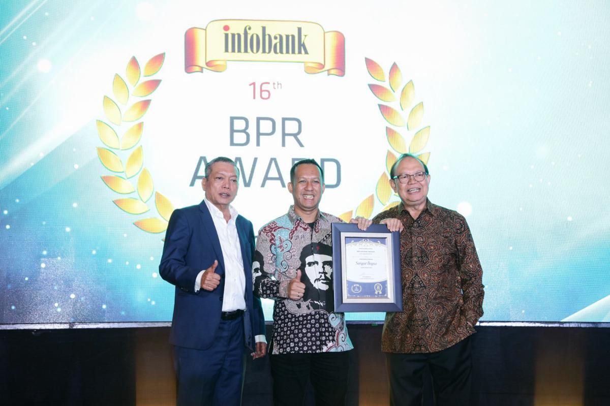 Bank Luna Peroleh 3 Penghargaan, Tegaskan Kepemimpinan sebagai BPR Terbaik