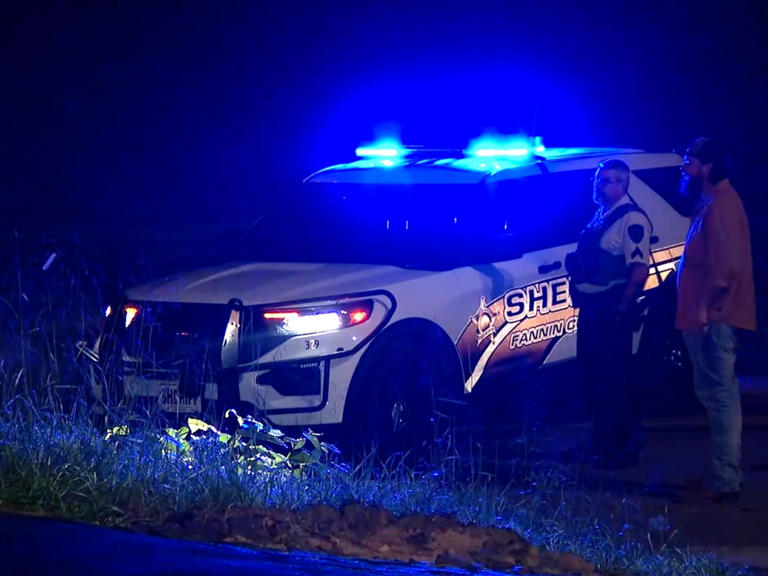 Suspect in shooting of officer in custody after manhunt(00)