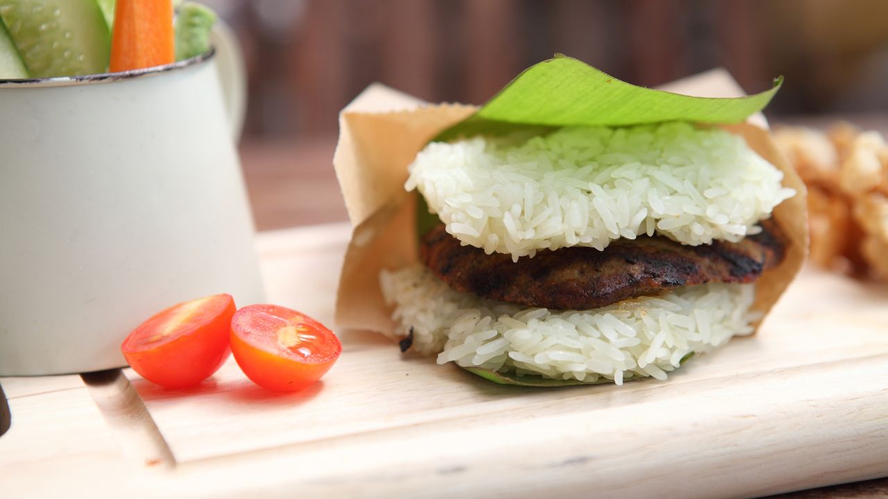 14 FastFood Twists You Won't Believe Exist Around the World