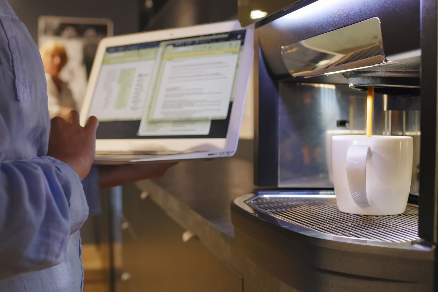 Boss Makes Woman Stay Late at Work While Other Coworkers Leave Because