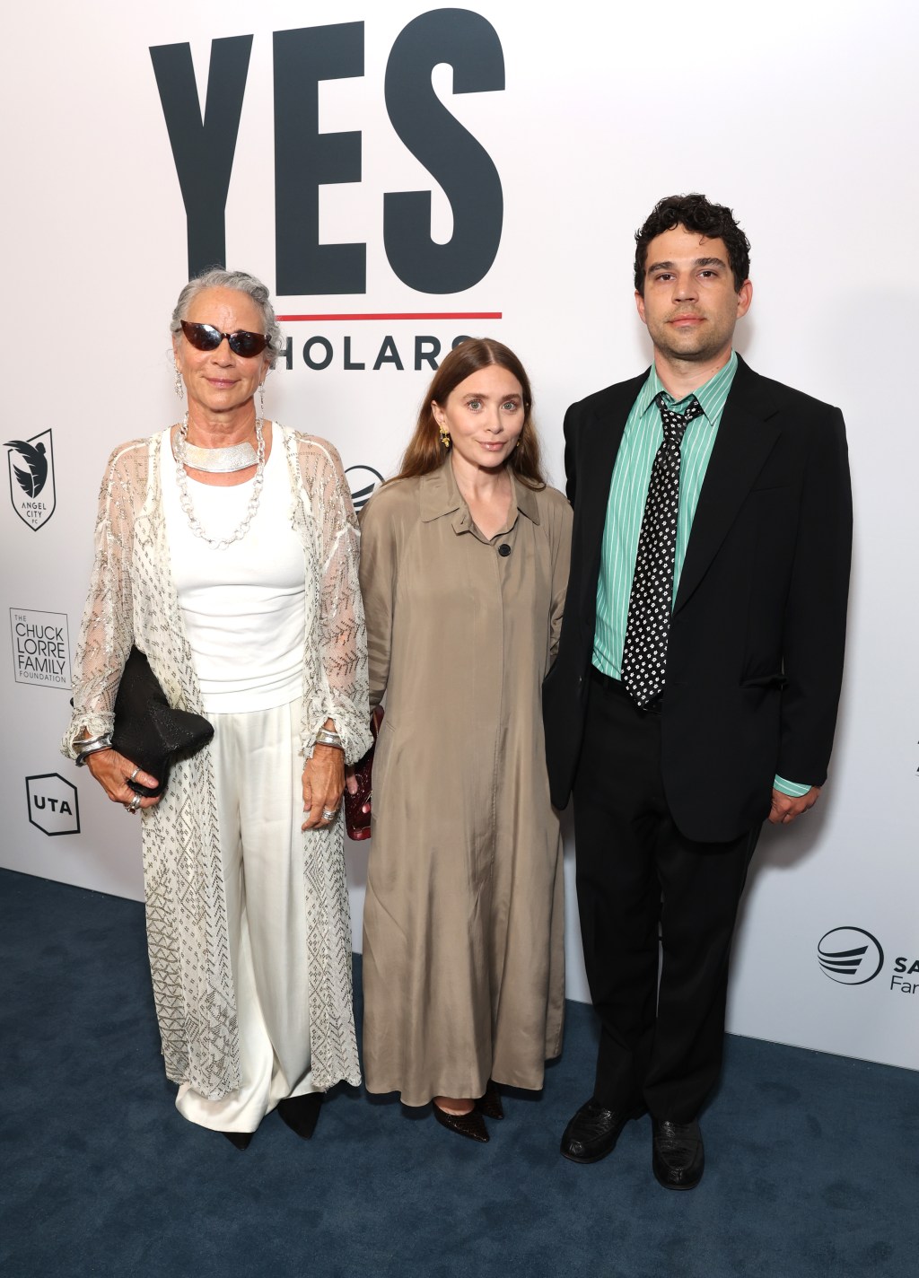 Mary-Kate and Ashley Olsen make rare appearance at NYFW party, image size:768x1068