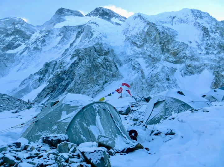 Broad Peak Avalanche Claims Veteran Climbers - Politics News | Krihaa