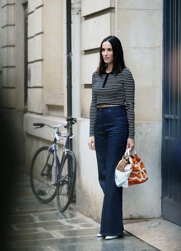 Modefrauen tragen im Herbst nur noch diese Jeans.