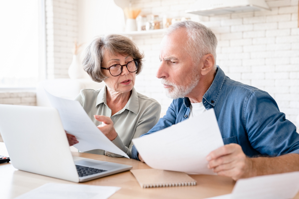 15 financial blunders that keep you living paycheck to paycheck