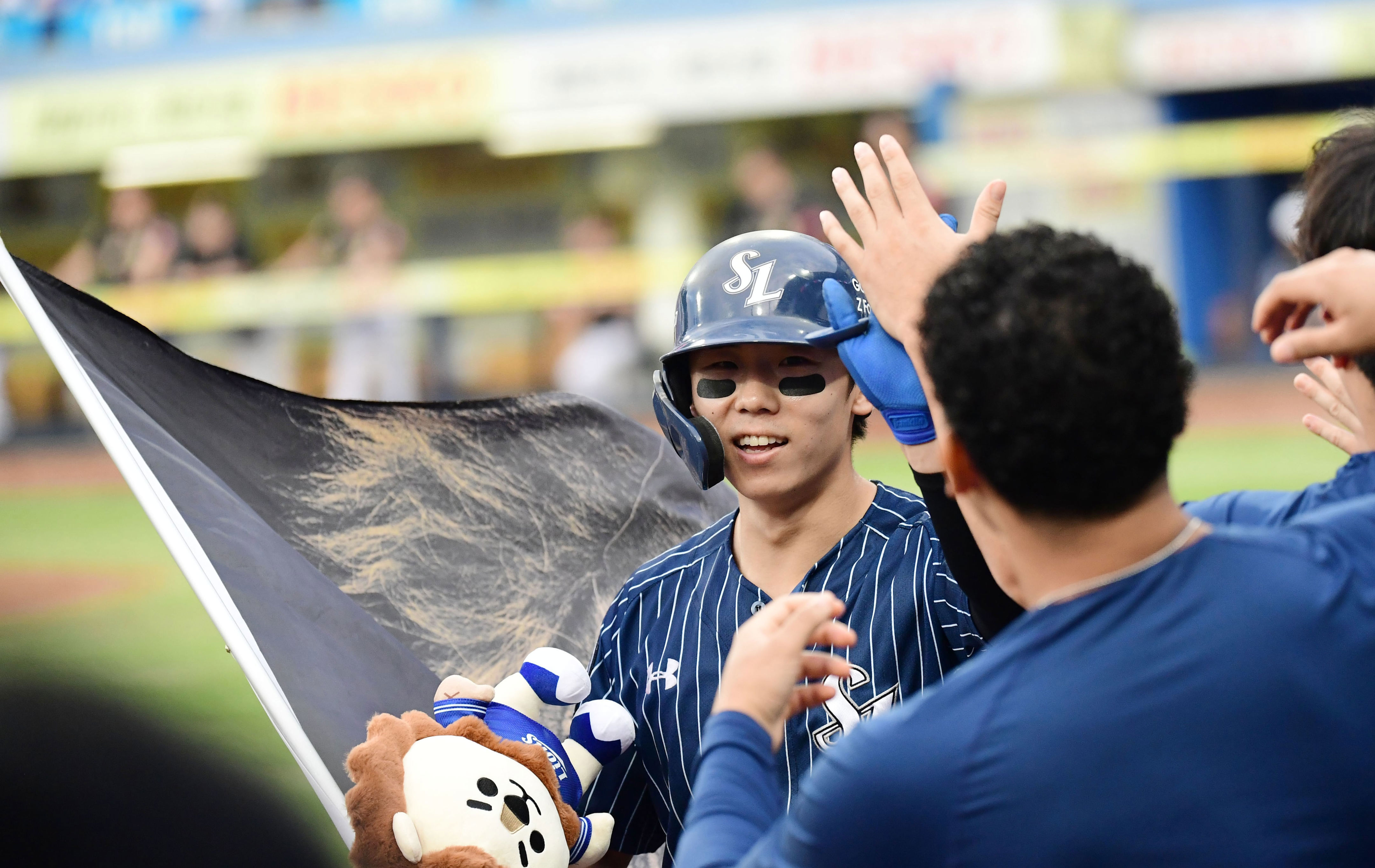 Samsung secures fifth with three home runs Samsung secures fifth with three home runs