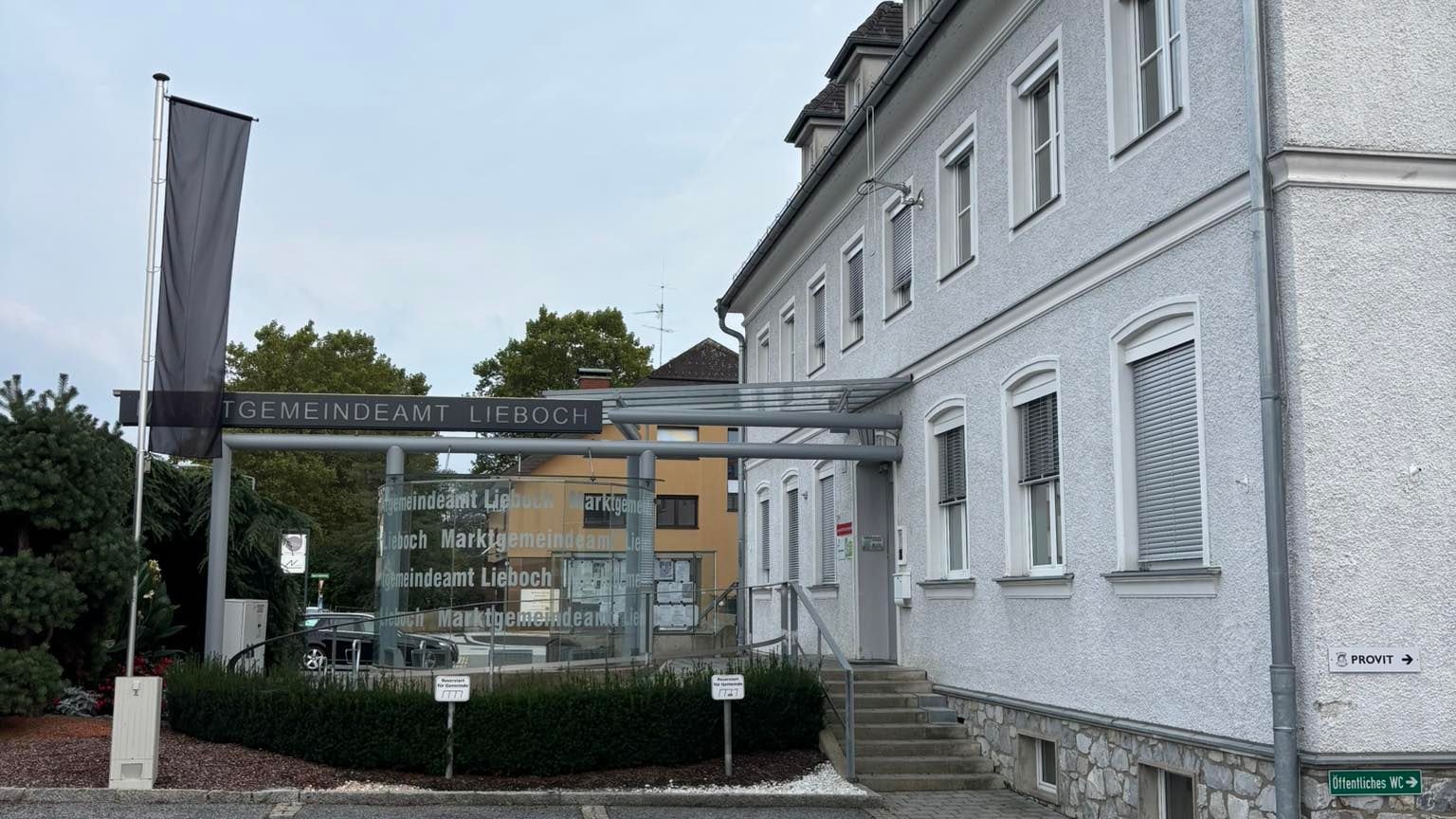 Für Charlie Kirk – Steirer Ortschef hisste Trauerflagge