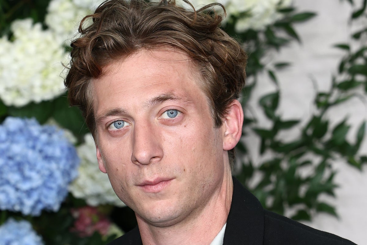 Why Jeremy Allen White is not at the 2025 Emmy Awards despite(01)