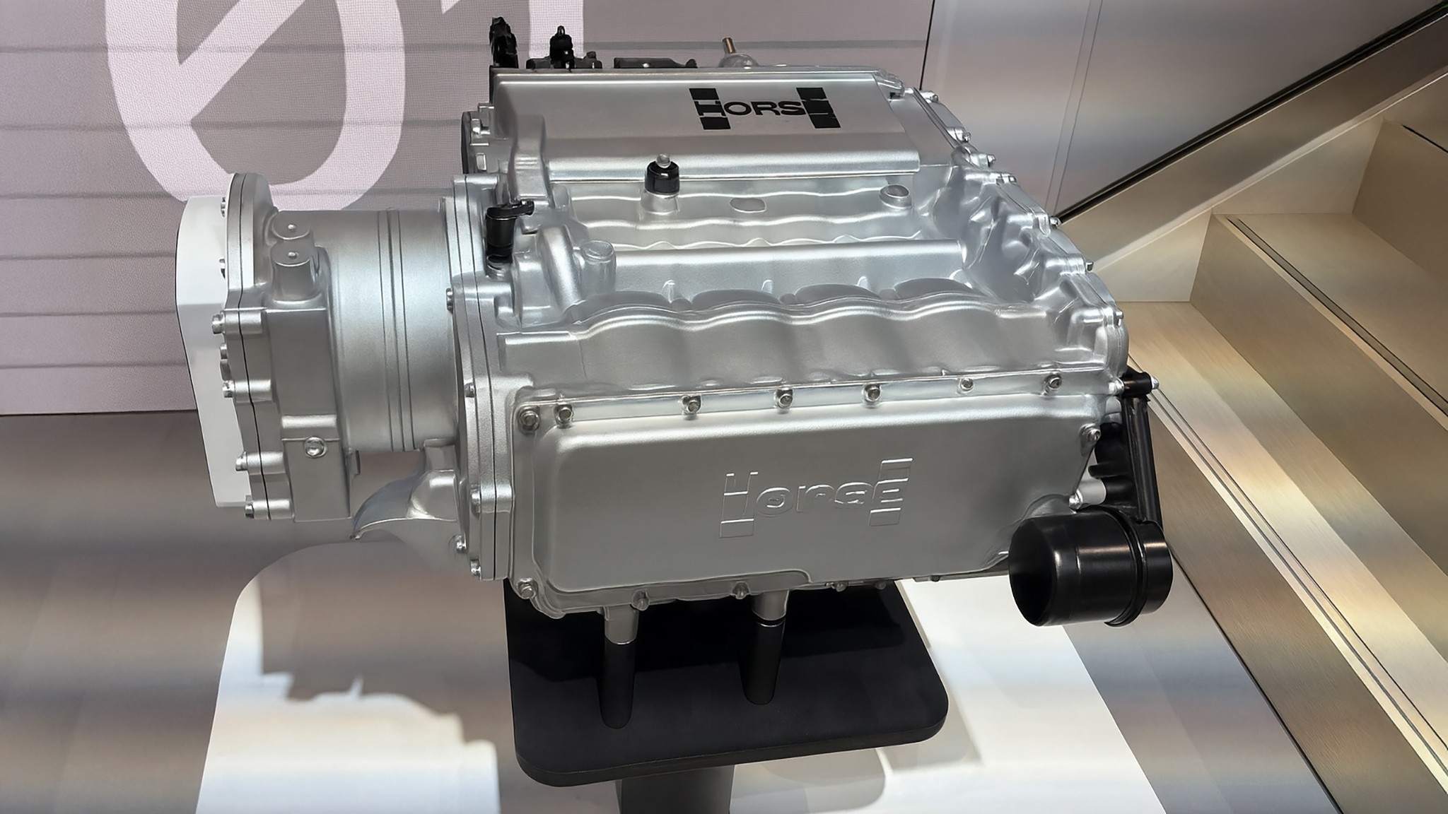 Horse Powertrain Shows Off Its Compact, Cool Range-Extending Tech