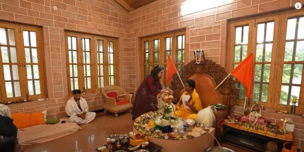 Room dedicated for Shiv Puja. (Photo: Farah Khan/YouTube)