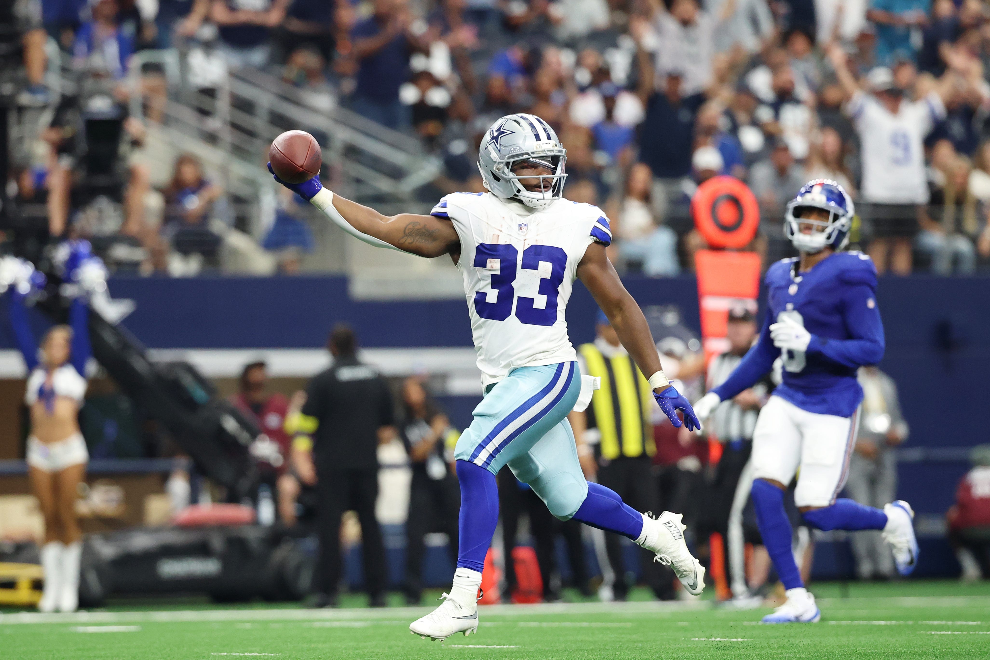 Cowboys headlines: Club waives suspended DE, Williams impressed