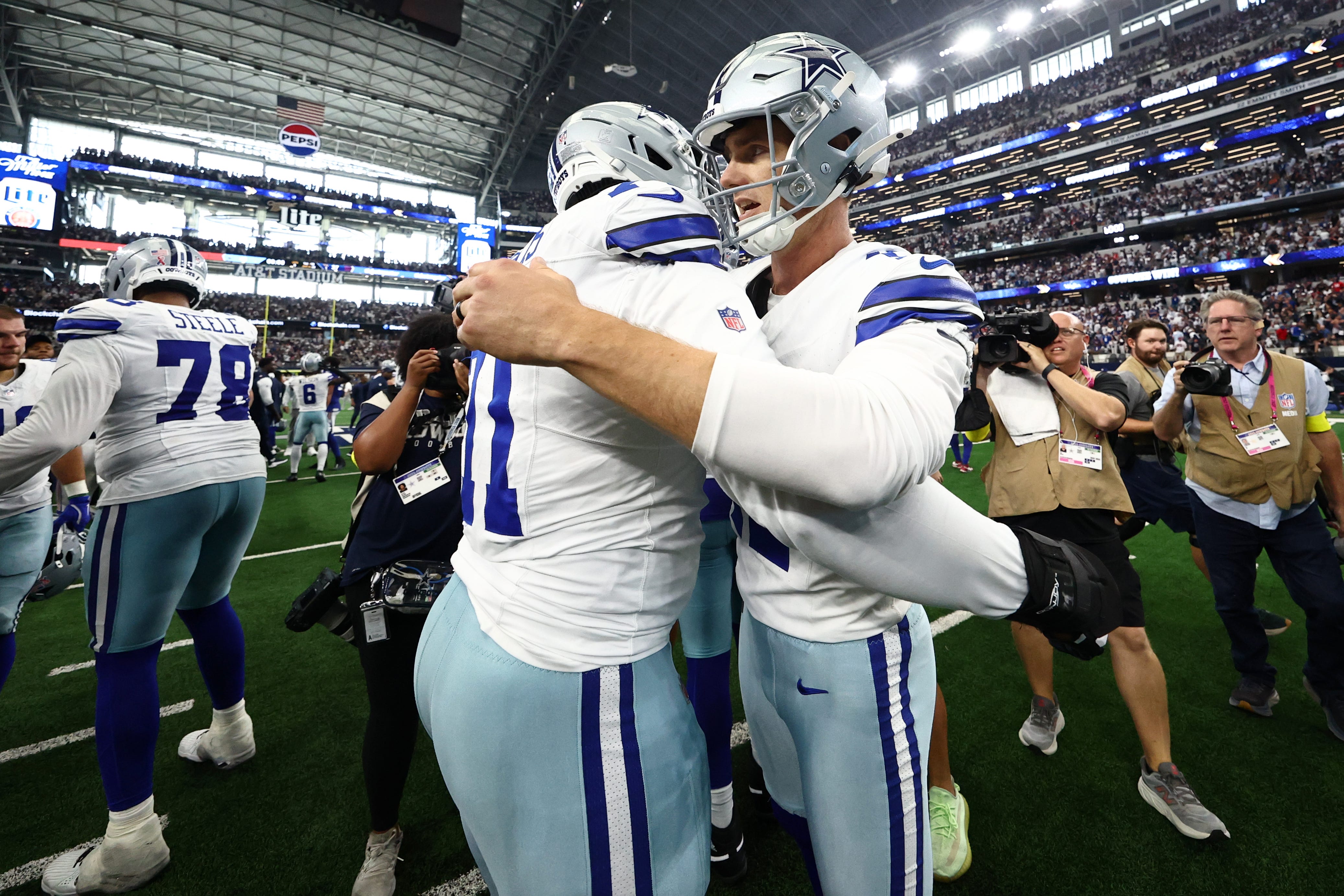 Dallas Cowboys news. Cowboys trade Nate Thomas and set initial roster
