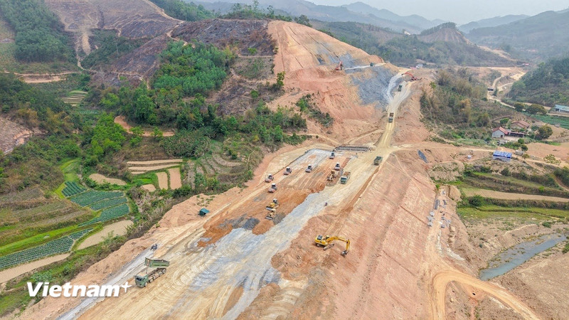 Ba dự án đường cao tốc ở khu vực phía Bắc đang chậm tiến độ so với kế hoạch