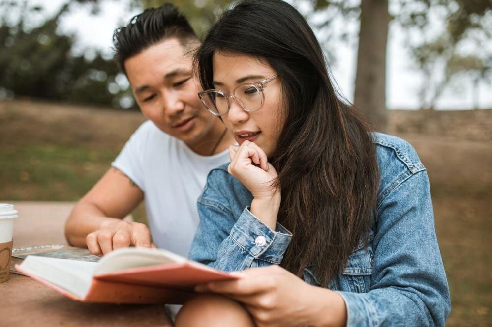 9 Tips Menabung Bersama Pasangan untuk Modal Nikah!