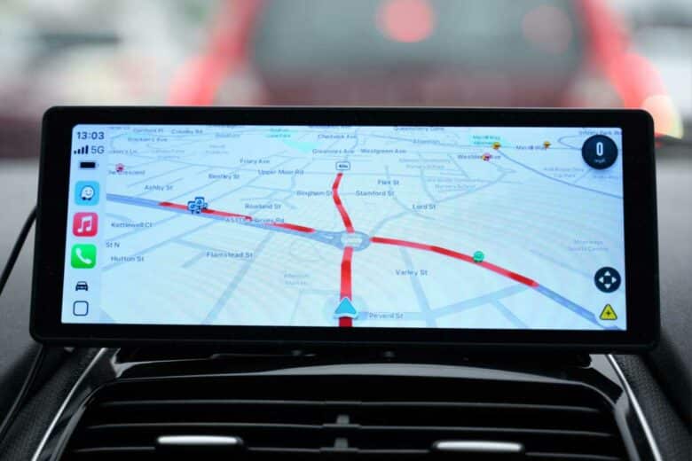 Waze annonce un trafic dense sur ce carrefour et va chercher à vous faire prendre l’itinéraire le plus rapide, en créant d’autres problèmes. Photo d’illustration non contractuelle. Crédit : Shutterstock