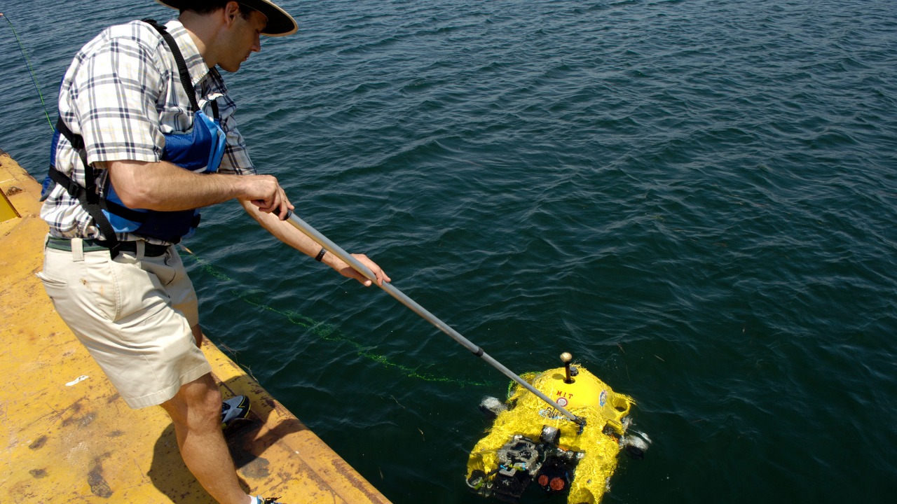 Image Credit: U.S. Navy photo by Mr. John F. Williams - Public domain/Wiki Commons