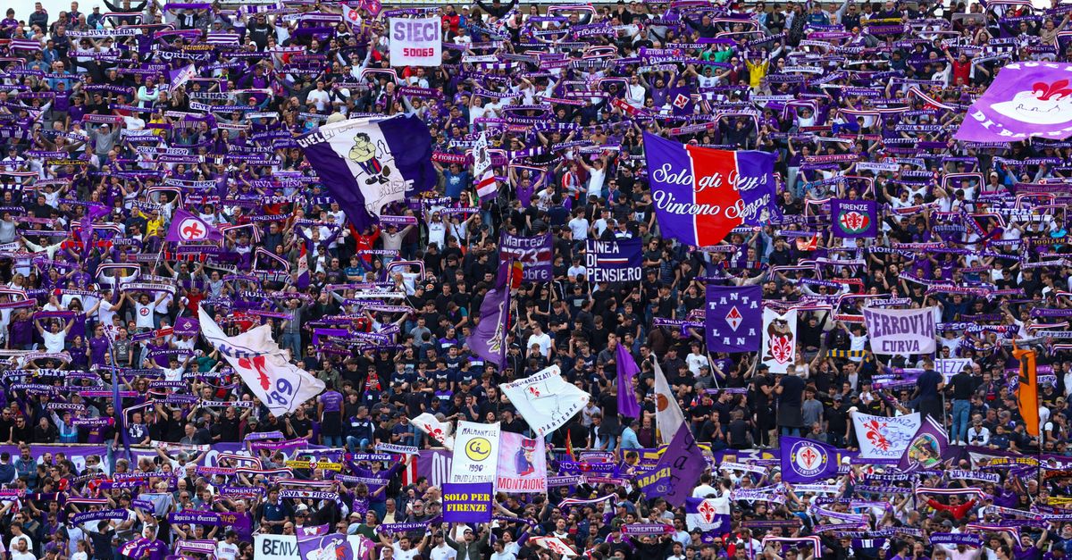 Sciarpa calcio Fiorentina ultras Fiesole - Collezionismo In vendita a Catania