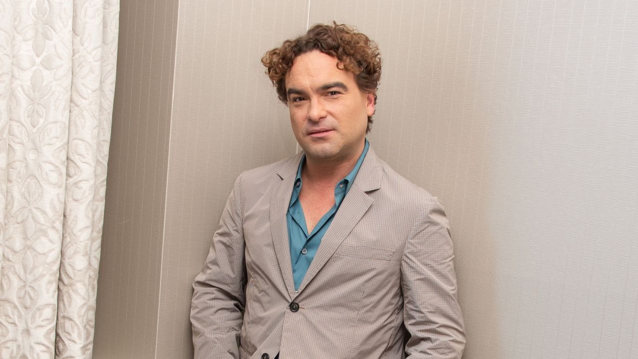 The minimalist era is fading, and Johnny Galecki’s blue sofa is the ...