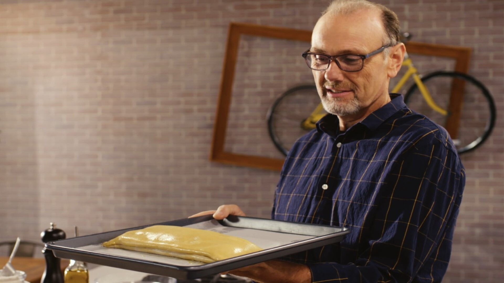 Sizilianisches Fladenbrot, gefüllt mit Ricotta und Kräutern