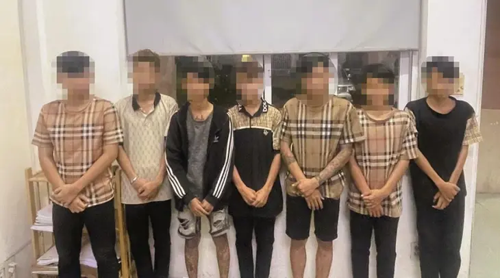 Công an đang tạm giữ, mở rộng điều tra nhóm tuổi teen đột nhập 5 doanh nghiệp ở khu công nghiệp, mở cốp xe trộm tài sản - Ảnh: Công an Đồng Nai