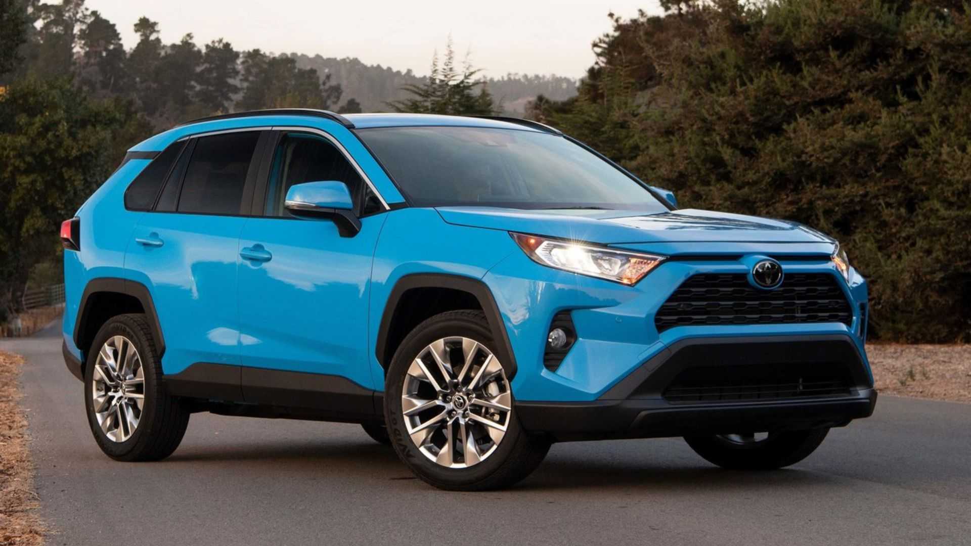 2019 - 2025 Toyota RAV4 & RAV4 Hybrid front 3/4