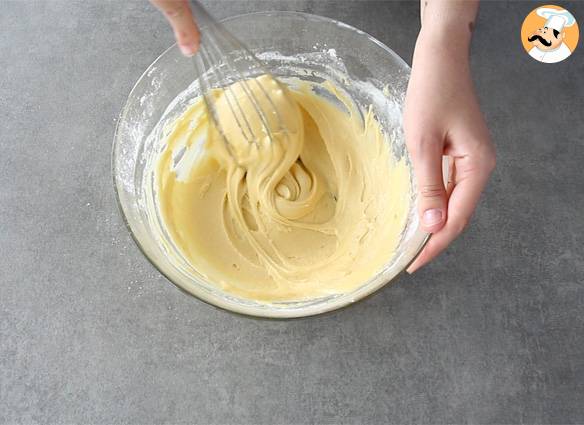 Zitronen- und mohnkuchen